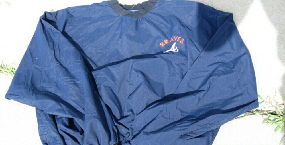 Quick Sell Vintage Atlanta Braves Pull Over