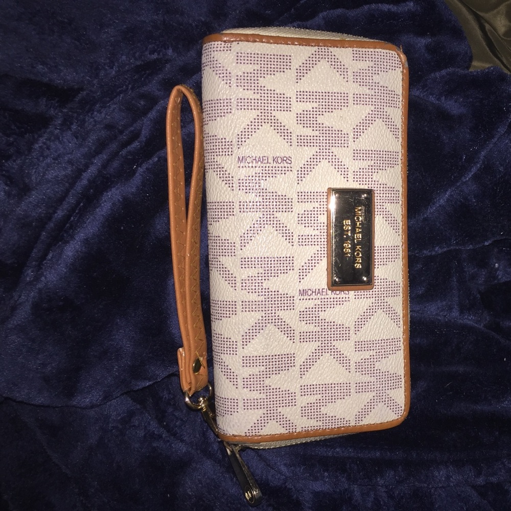 *Used* Michael Kors wallet.