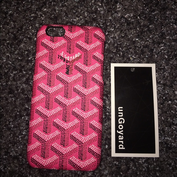 pink goyard case