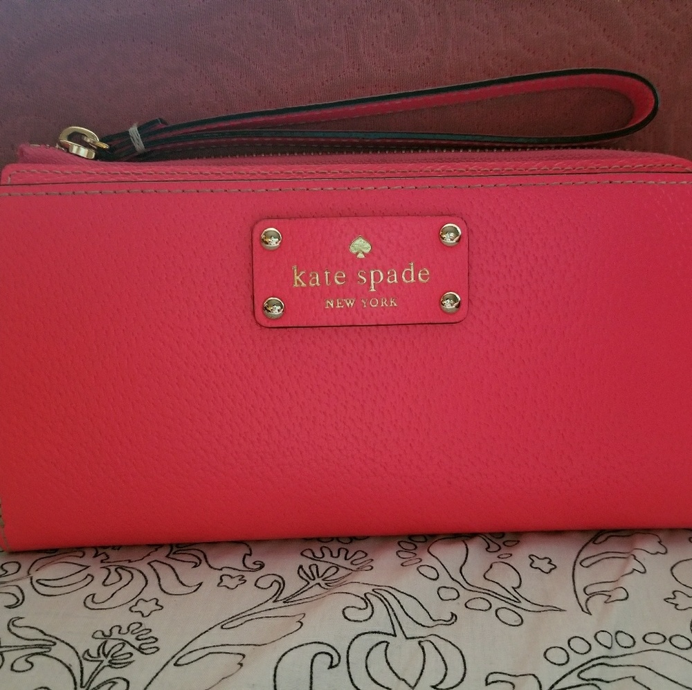 Kate Spade New York Layton wristlet wallet