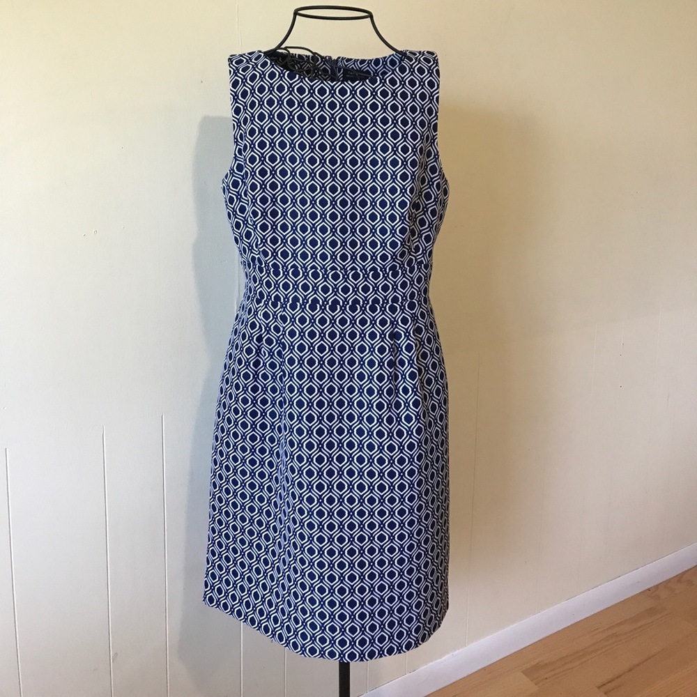 Tahari Sleeveless Cocktail dress