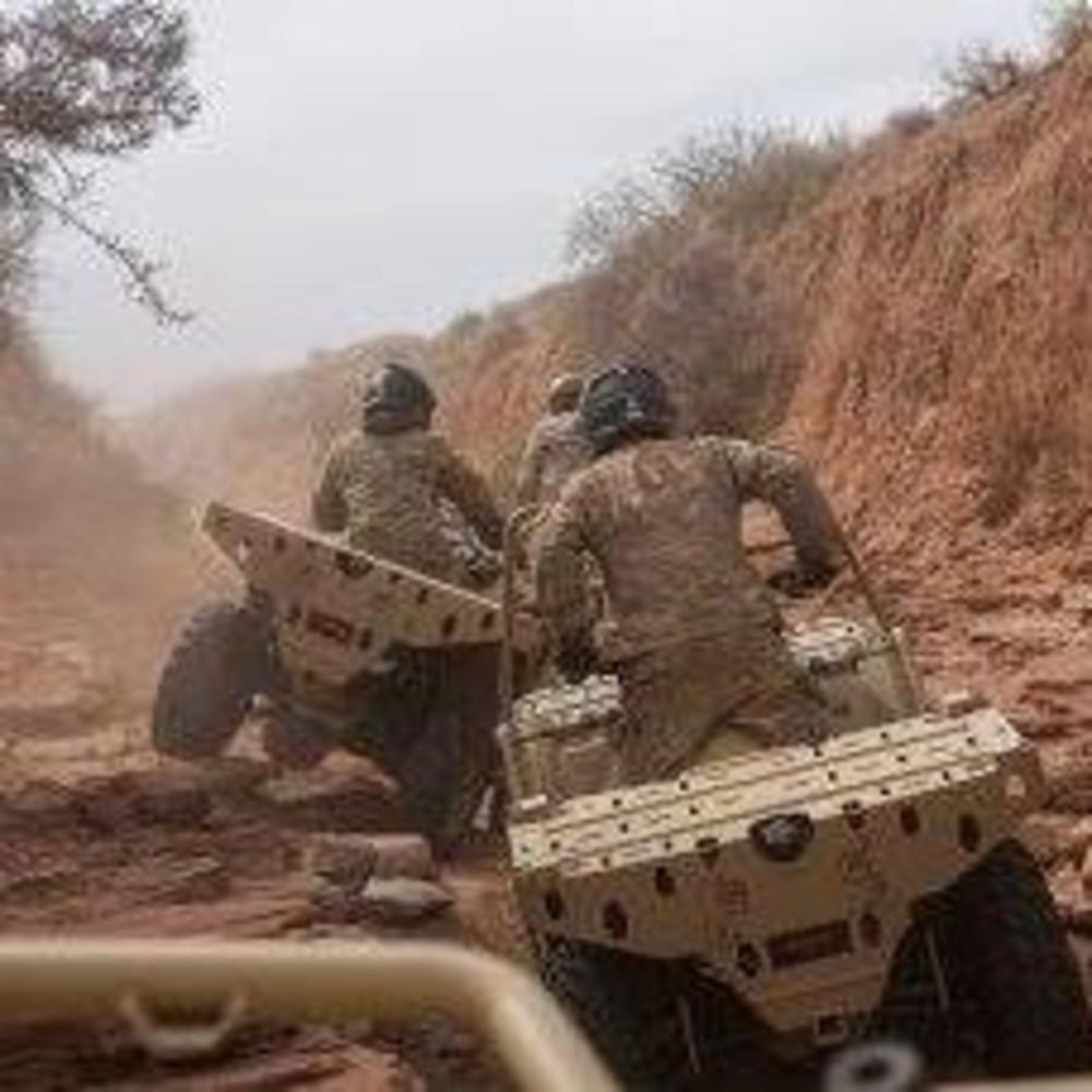 Meet your Posher, Yanis