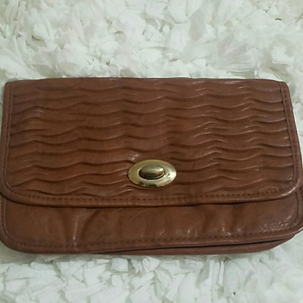 Forever 21 clutch