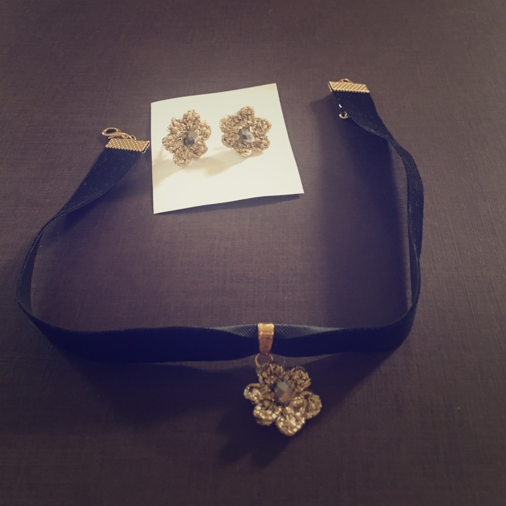 Choker set with earrings 👑👑👑
