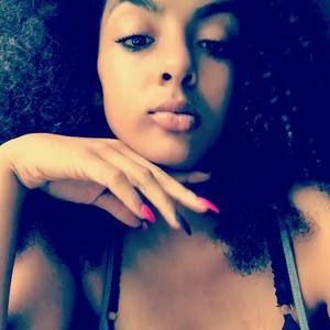 Meet your Posher, Shaela