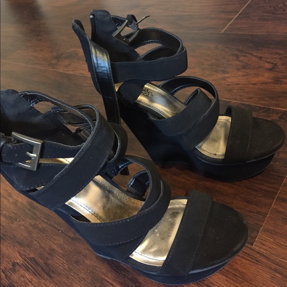 Black wedges with straps