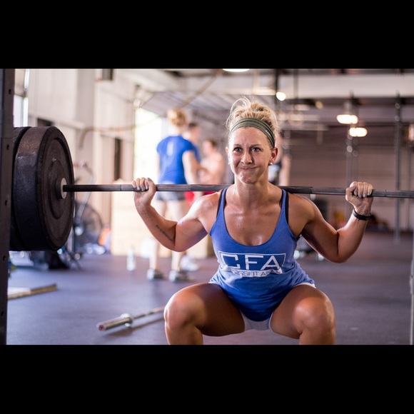 Meet your Posher, Hillary - Picture 3 of 3