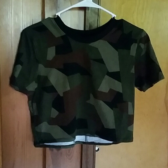 Crop top - Picture 1 of 2