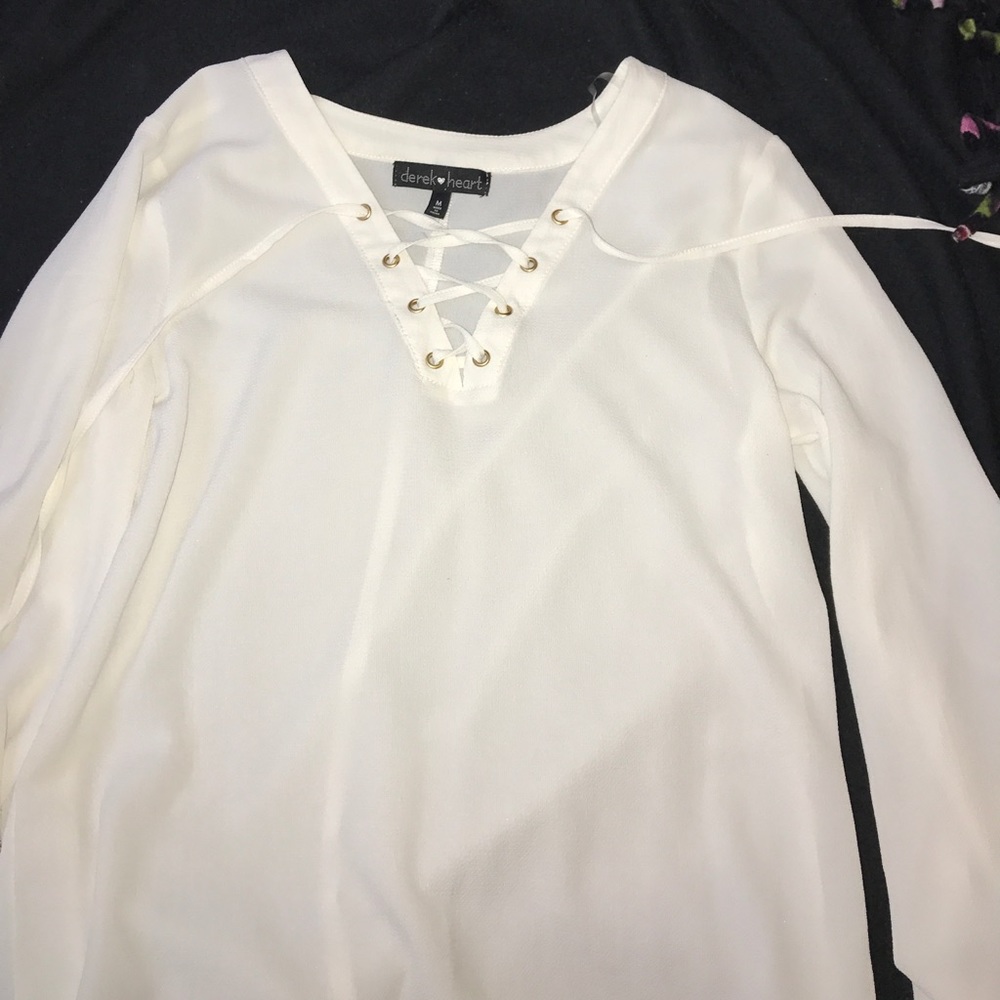 White front lace up blouse sz M. NWOT