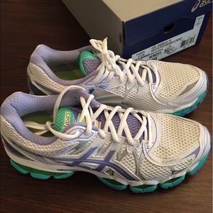 Women's Asics GEL-Nimbus 16 Running Shoe size 10