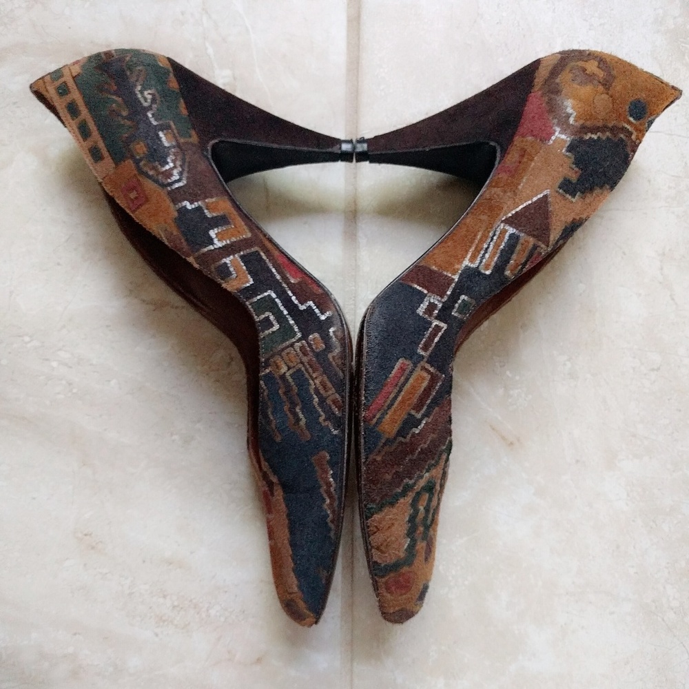 Vintage 1990s Stuart Weitzman Tapestry Print Suede Midi Pump 7.5 - Picture 7 of 8