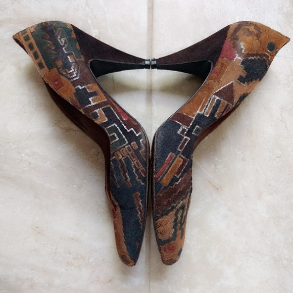 Vintage 1990s Stuart Weitzman Tapestry Print Suede Midi Pump 7.5 - Picture 7 of 8