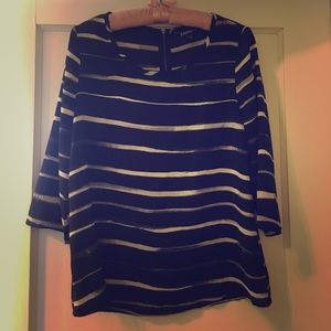 Express 3/4 sleeve flowy top