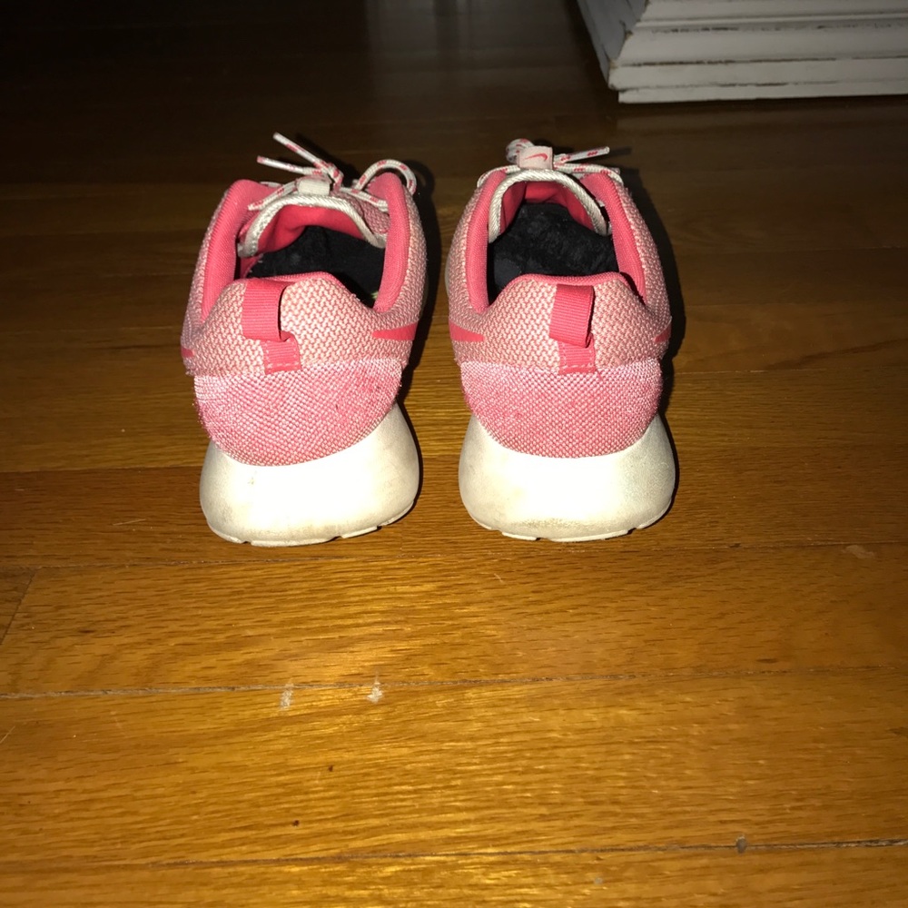 Pink Nike roshe - Picture 5 of 5
