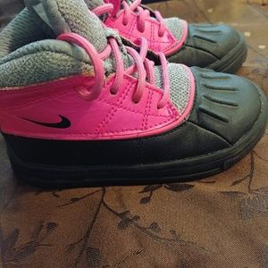 Little girls Nike boots