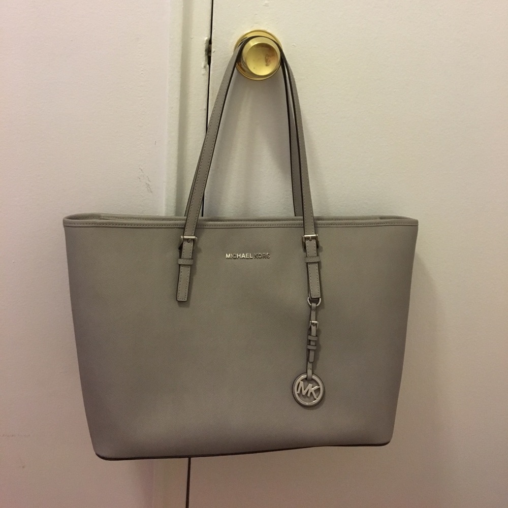 Michael Kors Multifunction Tote Pearl Grey