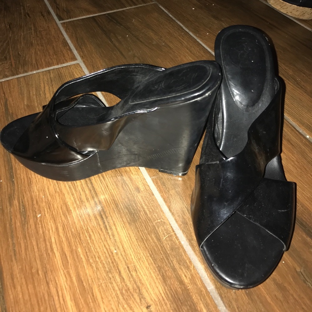 Jessica Simpson patent wedges 9.5