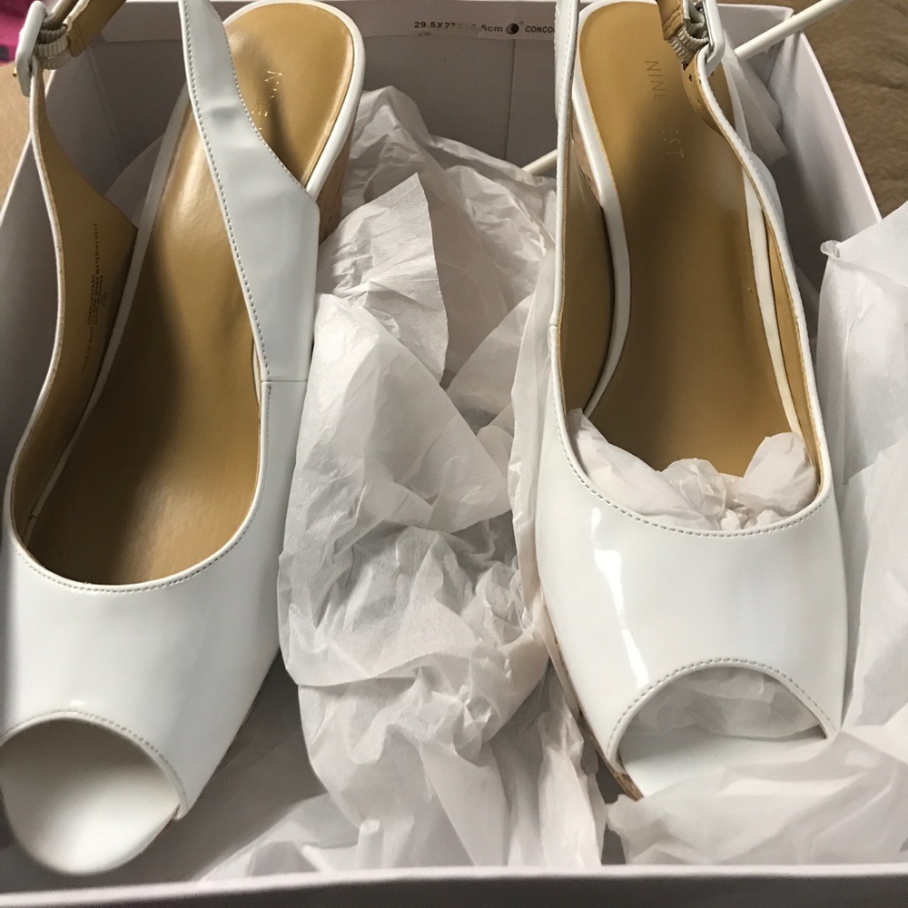 NEVER WORN: white wedges