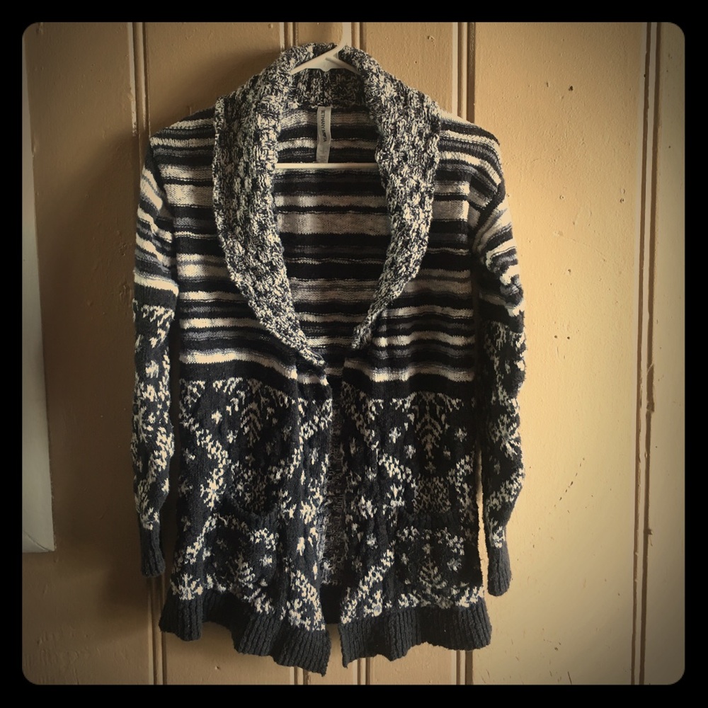 Bethany Mota black, white and grey sweater