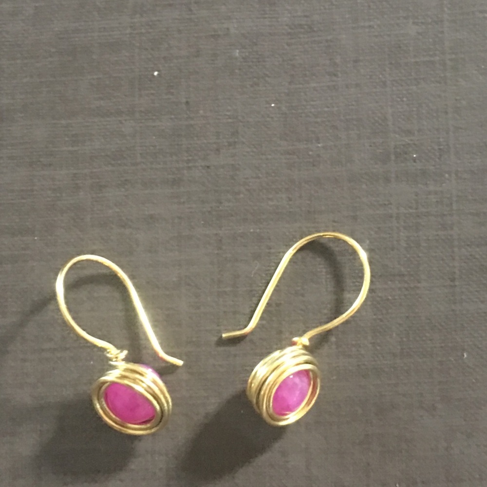 Gold earrings with pink stone💕💕💕