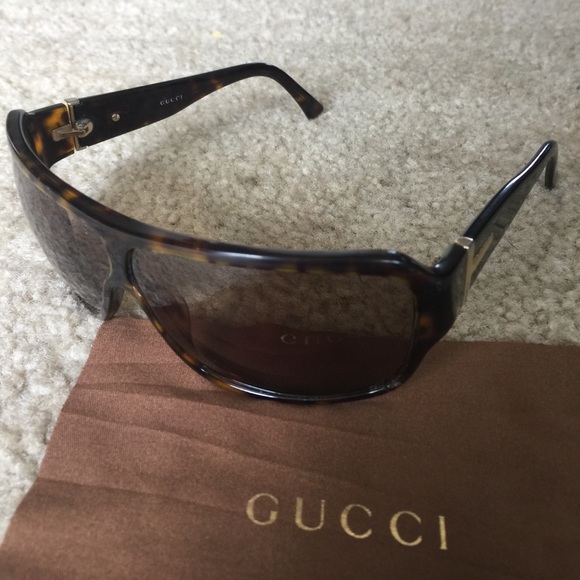 SOLD - GUCCI:  Flash Sale!!! Authentic - Picture 2 of 7