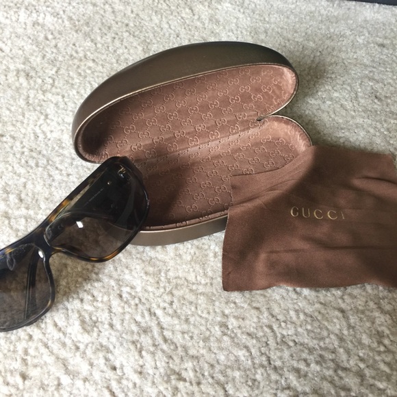 SOLD - GUCCI:  Flash Sale!!! Authentic - Picture 6 of 7
