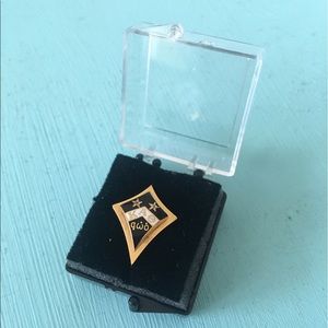 Kappa Alpha Theta Standard Badge & Case