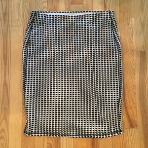 Houndstooth Pencil Skirt