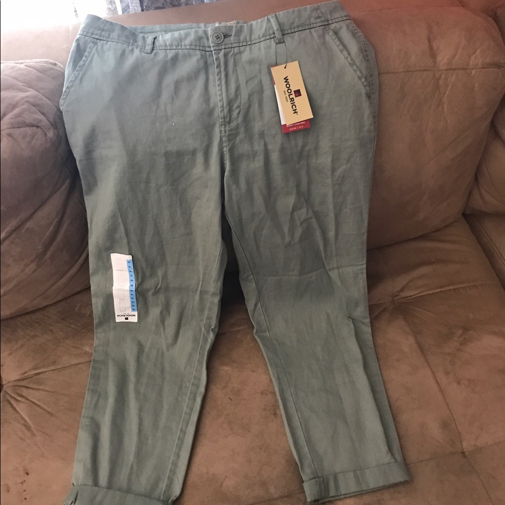 NWT green chino capri