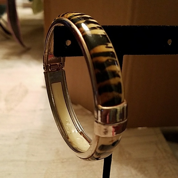 Leopard Bracelet - Picture 2 of 2