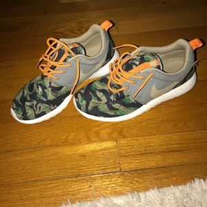 Camo Nike roshe