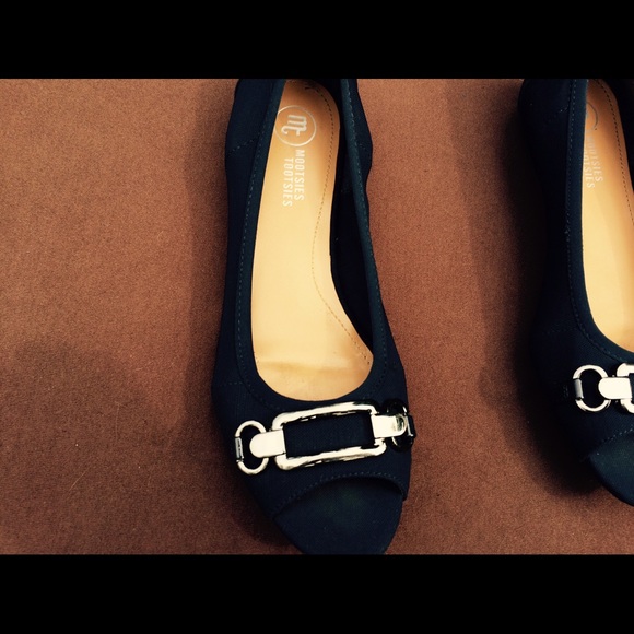 Mootsies Tootsies Dress Shoes! - Picture 3 of 3