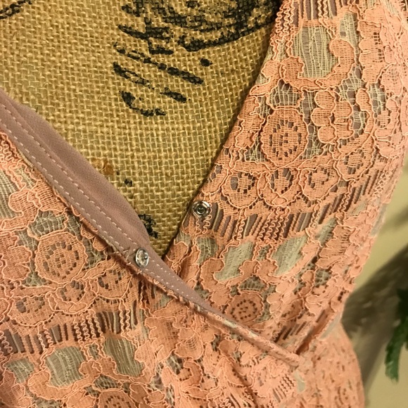 Hazel Lace Dress - Picture 3 of 8