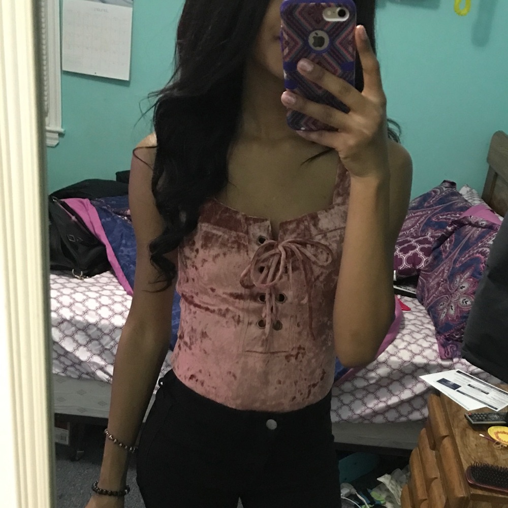 LIKE NEW ROSE PINK VELVET BODYSUIT 🌷