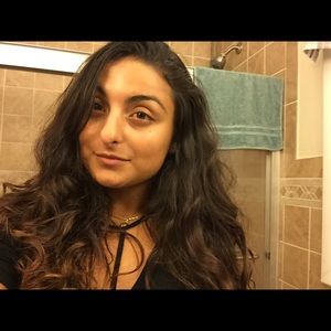 Meet your Posher, Maira