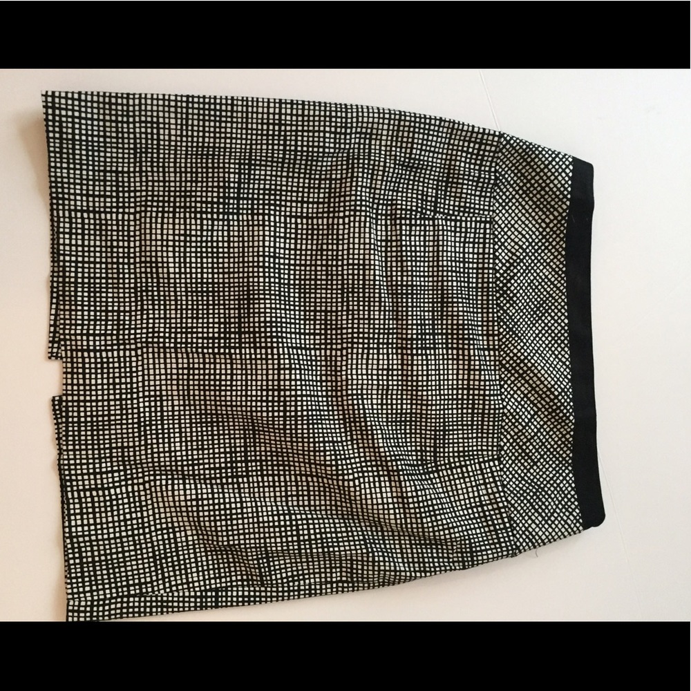 Express black check, pencil skirt.