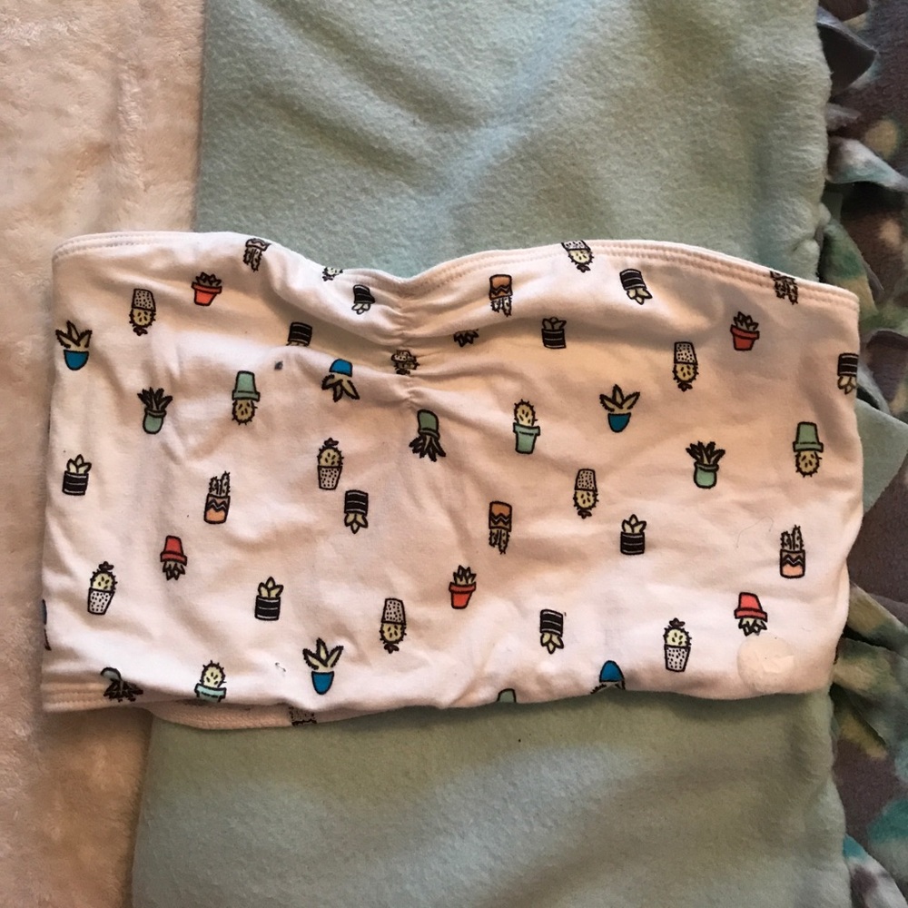 XS Bralette, can be worn as a crop top.