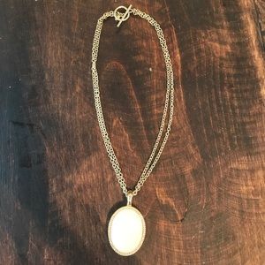 Premier Designs Necklace! Like New! Beautiful Gold