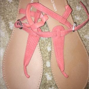 Coral snakeskin patterned sandals! Like new Size 9