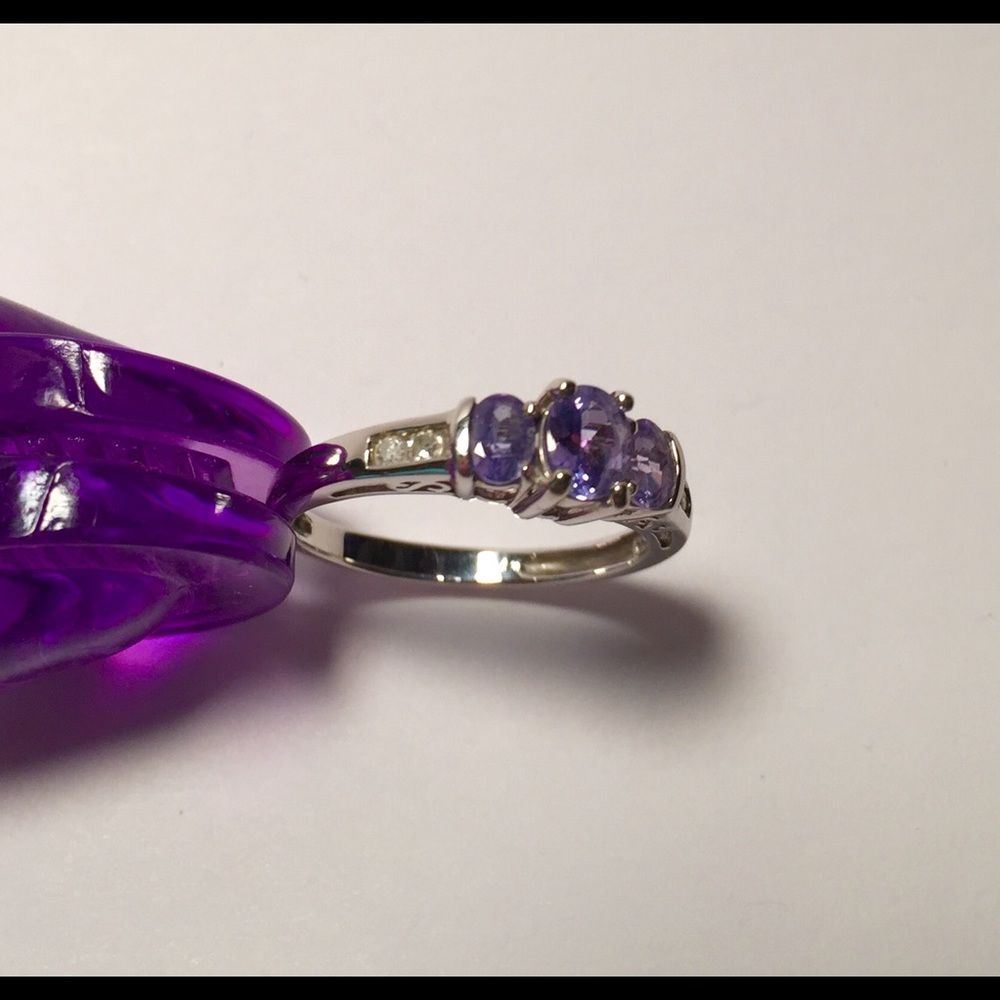 White Gold, Tanzanite and Tiny Diamonds Ring SZ 6