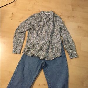 Liz Claiborne blouse and Levi jeans size 12