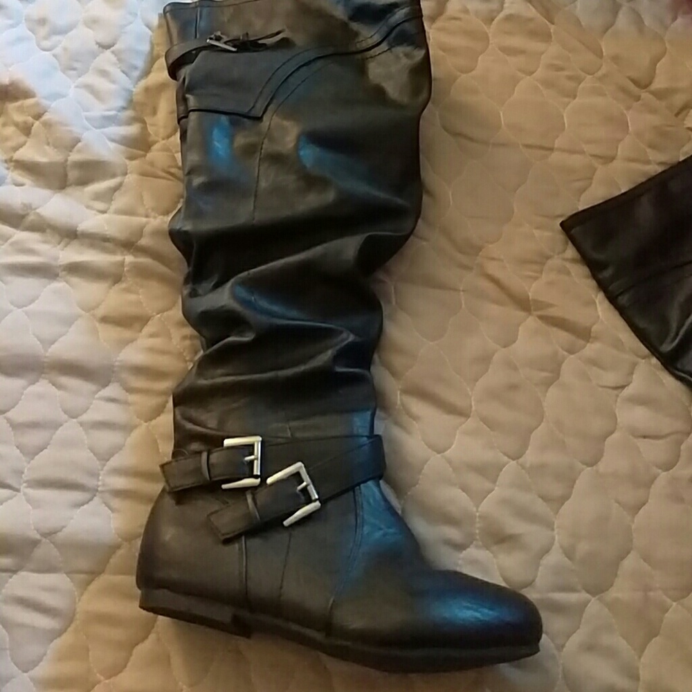 Flat boots, *reduced price*