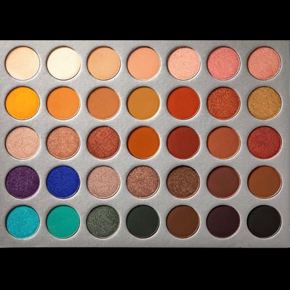 Jaclyn Hill palette