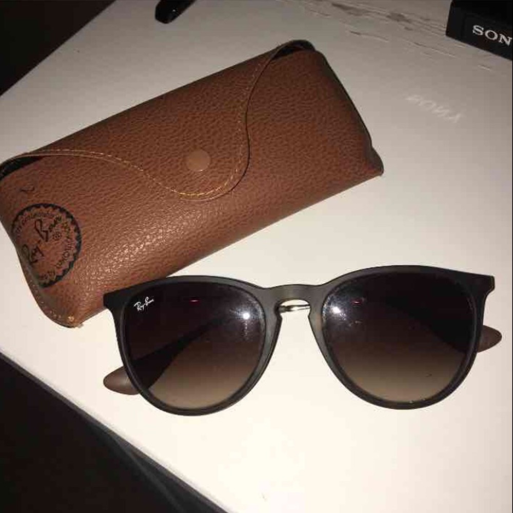 Erika Ray-bans!