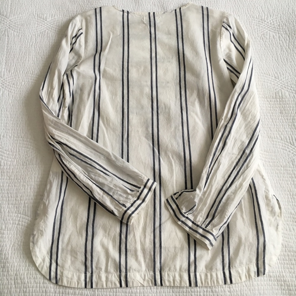 2 for $10 🌸🌸Old Navy Vintage Look Stripes - Picture 3 of 4