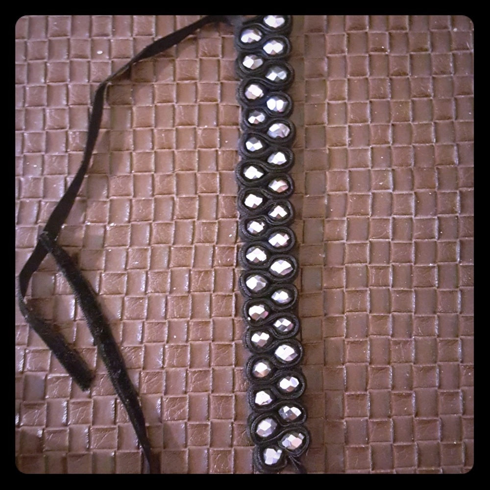 Black choker