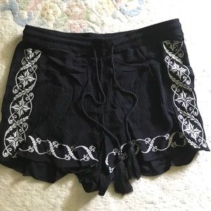 Crinkled woven shorts