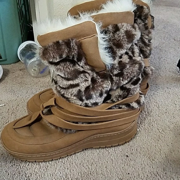 Boot - Picture 2 of 2