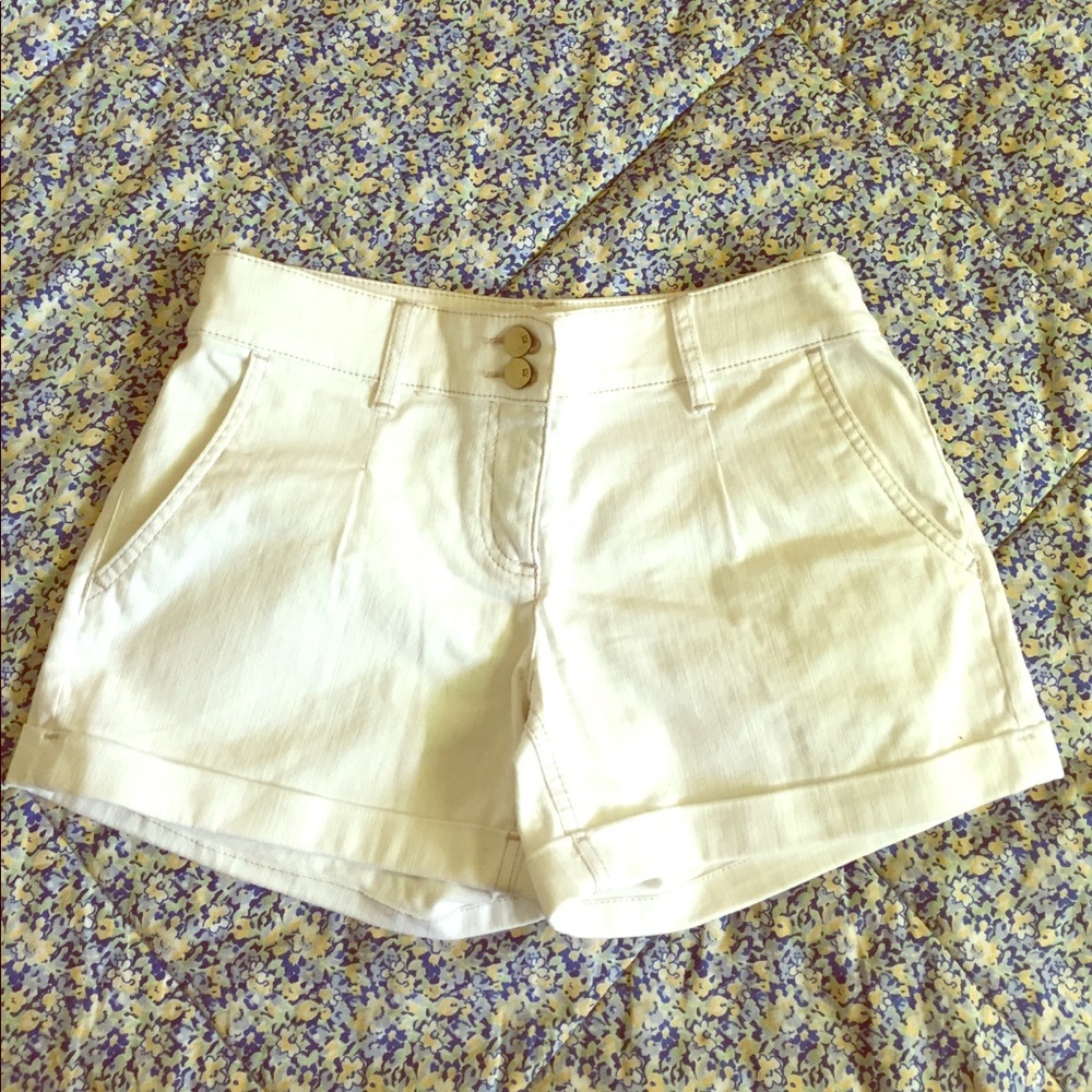 The perfect white jean shorts!