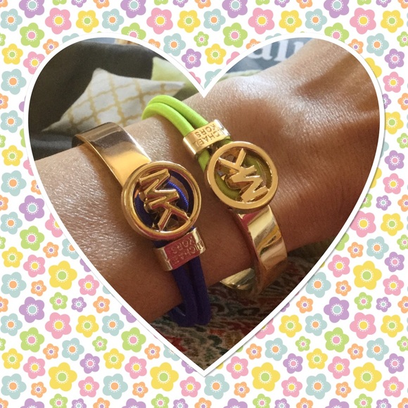 Beautiful Charm letters pendant bracelet - Picture 4 of 6